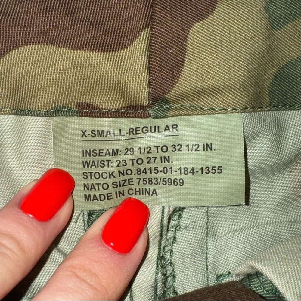 Simons Cargo Pants - Picture 5 of 5